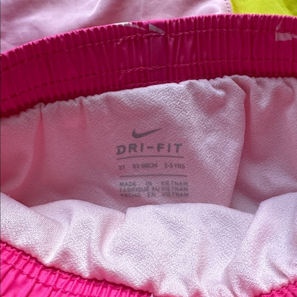 Girls Nike 3T short sleeve shirt outfit - Picture 3 of 10